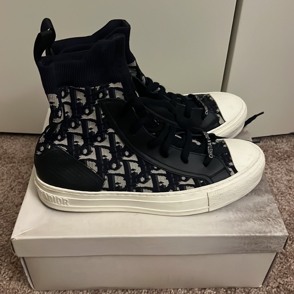 Authentic Christian Dior sneakers barely worn women’s size 39 minor scuffs - Picture 2 of 4